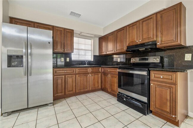 Building Photo - 7314 Sequoia Dr