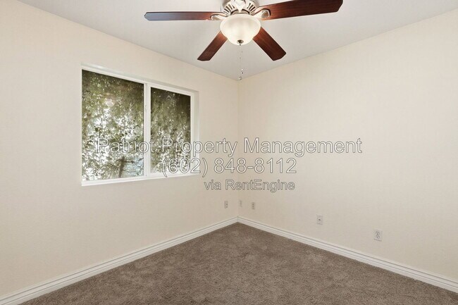 Building Photo - 1275 W Del Rio St