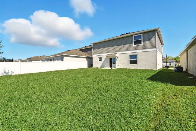 Building Photo - 4 Bed / 2.5 Bath Home – Available Septembe...