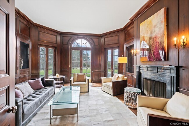 Building Photo - 393 Oyster Bay Road