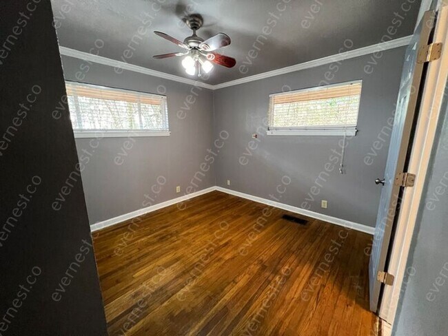 Building Photo - 2 Woodcliff Cir