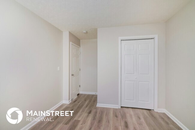 Building Photo - 5817 Bannon Crossings Dr