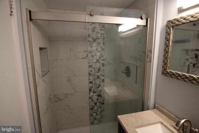 Building Photo - 4415 Briarwood Ct N