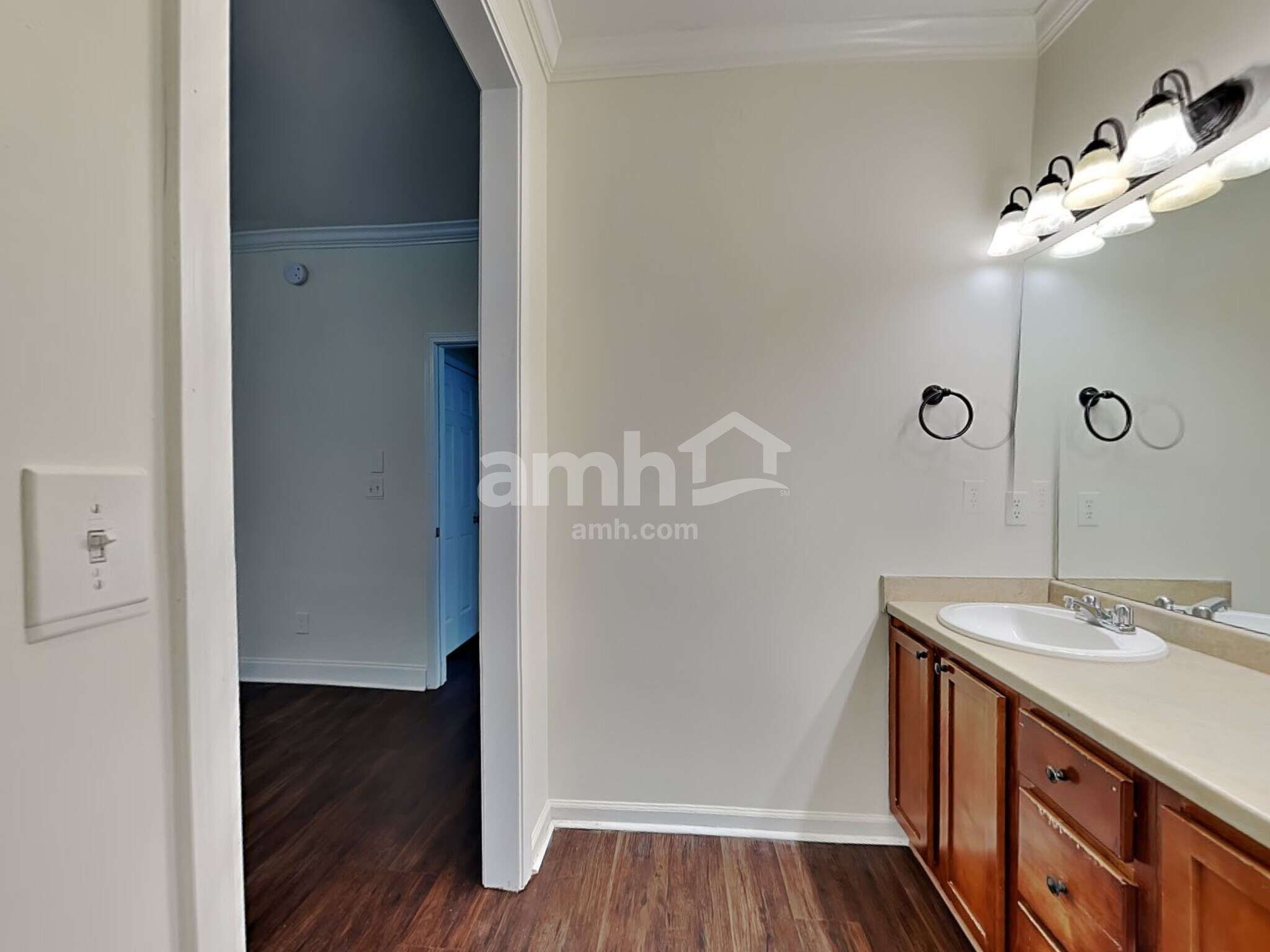 Building Photo - 641 Woodson Dr
