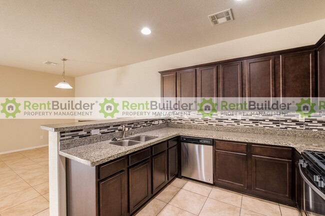 Building Photo - $200 off your first full month's rent with...