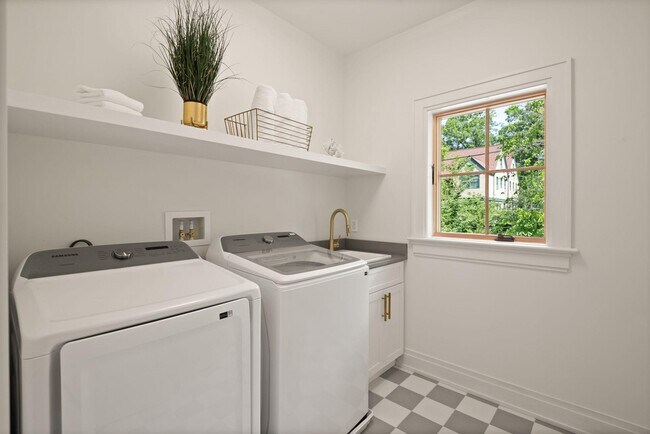 Building Photo - 5022 Cathedral Ave NW