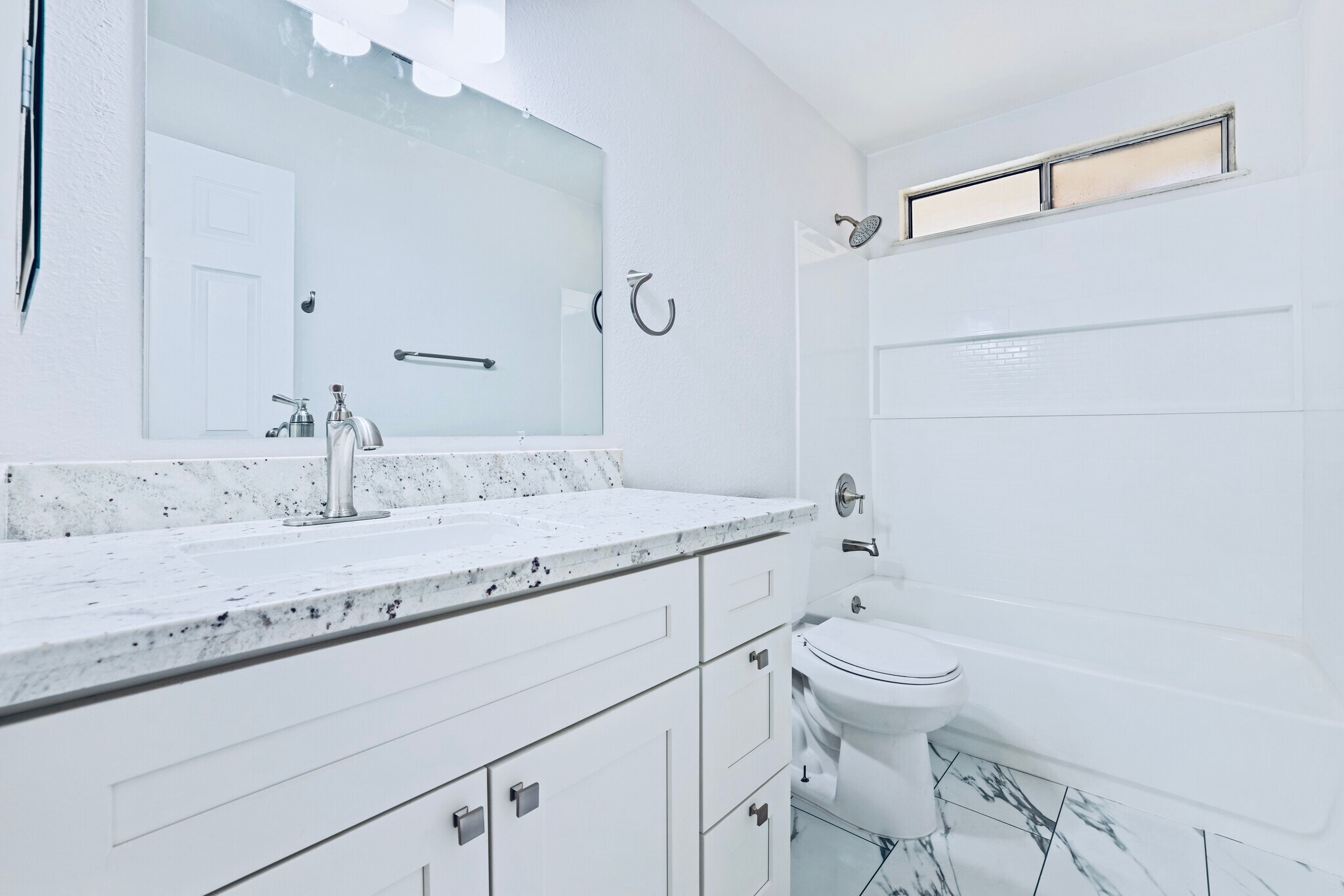 Upgraded, Full Bath - 1305 Sylvan Meadows Dr