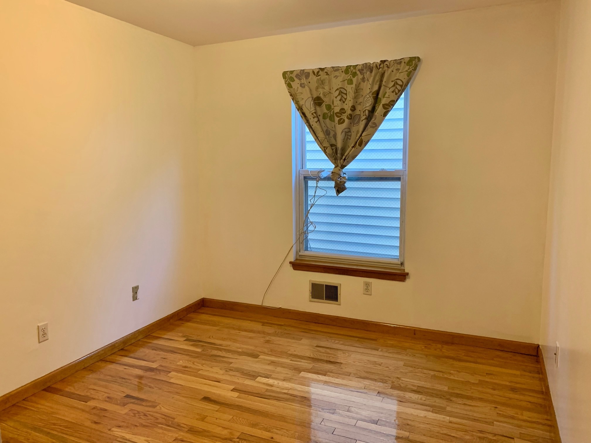 Building Photo - 422A Warren St