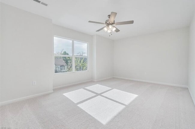 Building Photo - 1540 Beekman St