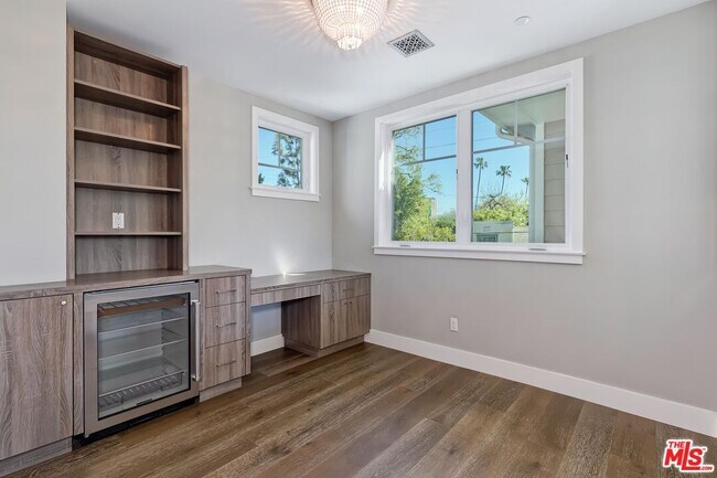 Building Photo - 4306 Forman Ave