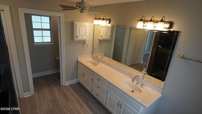 Building Photo - 104 Colony Harbour Rd