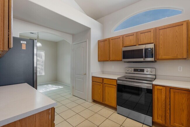 Building Photo - 7351 Sidewinder Dr NE