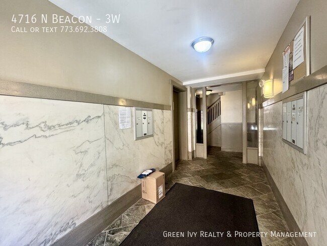 Building Photo - 4716 N Beacon St