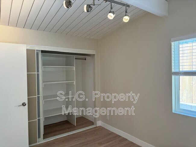 Building Photo - 5147 Cloud Ave