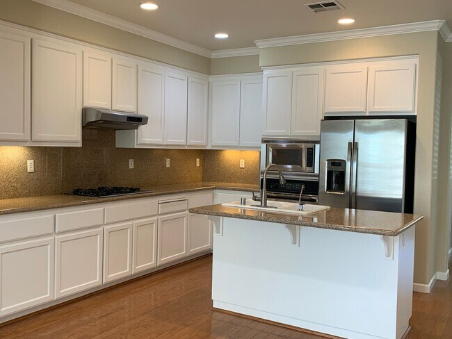 Building Photo - Stunning 4 bed/2.5 bath home in San Ramon