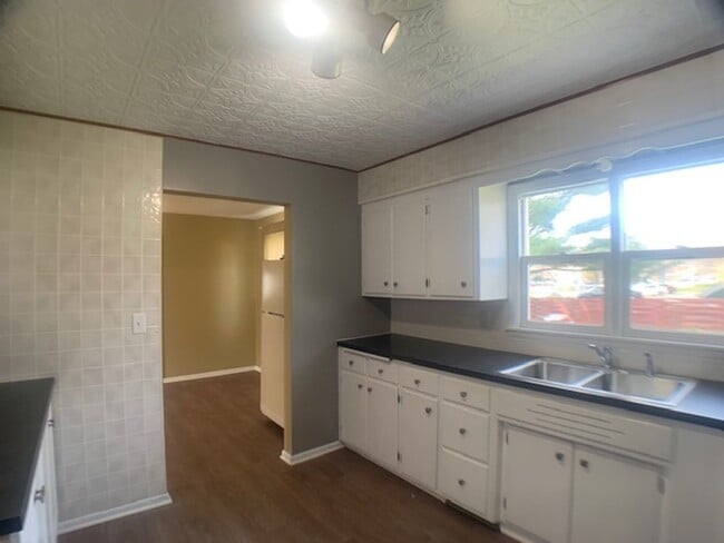 Building Photo - Huge yard! Updated appliances and more!