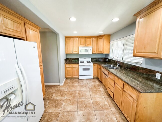 Building Photo - Homes Management 3bd, 1ba House for Rent