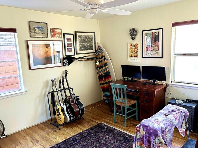 Building Photo - Beautiful Old Southwest Reno Home with Huge Private Yard