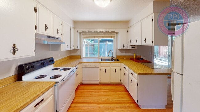 Building Photo - Desirable Tualatin - Central Air! Single L...