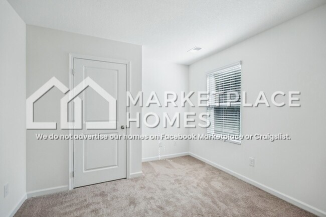 Building Photo - 400 Arrowhead Dr