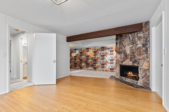 Building Photo - 4Bd/3Ba Seattle House