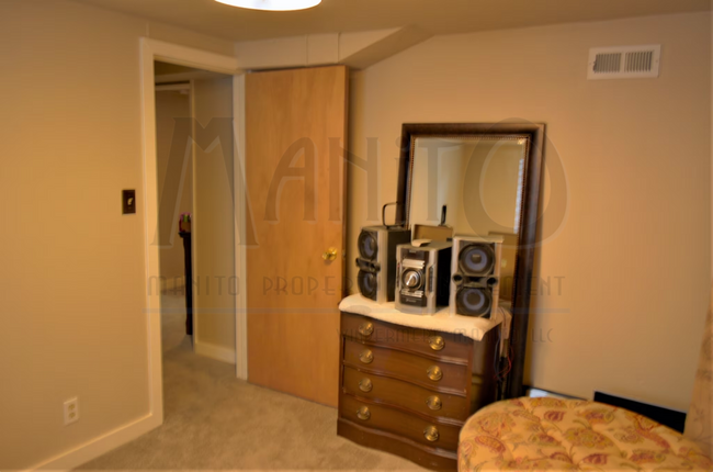 Building Photo - *Pending* Surprisingly Spacious South Hill...