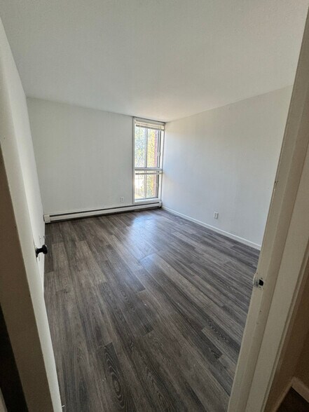 Building Photo - 3402 N Oakland Ave