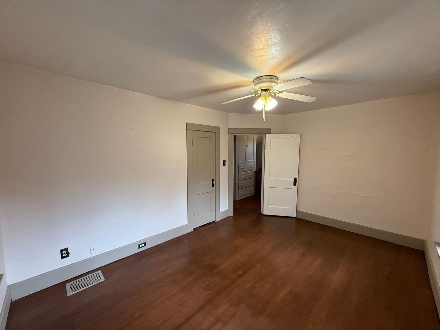 Building Photo - 403 Englewood Ct