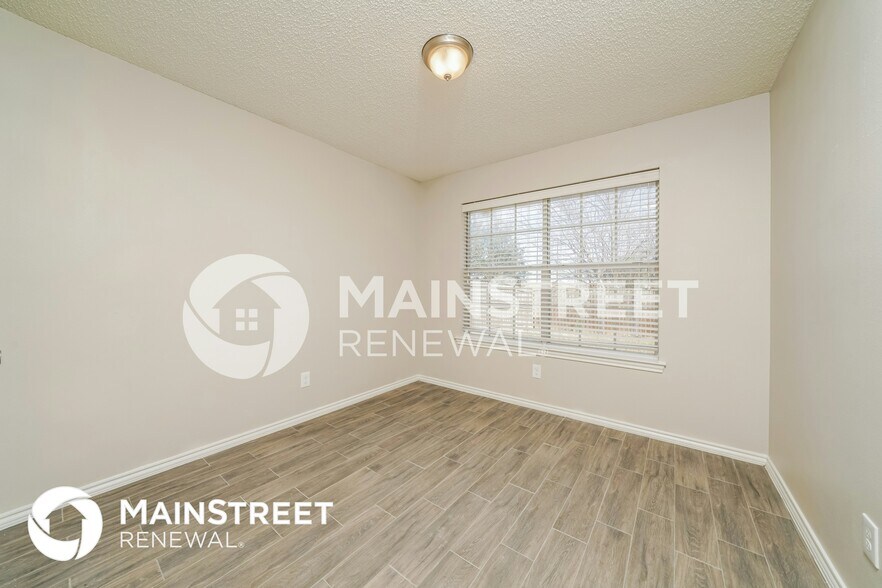 Building Photo - 922 Bayfield Dr