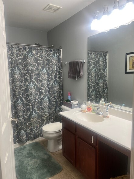 Building Photo - 659 Arbor Cir