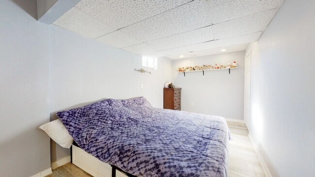 Building Photo - Stunning 4-Bedroom, 3.5-Bath Home with Over 3,800 Sq. Ft. of Ideal Living Space in East Bloomington