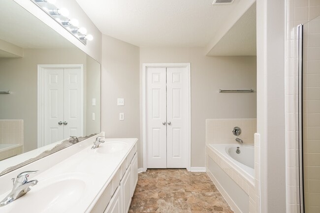 Building Photo - 3802 Parry Ct