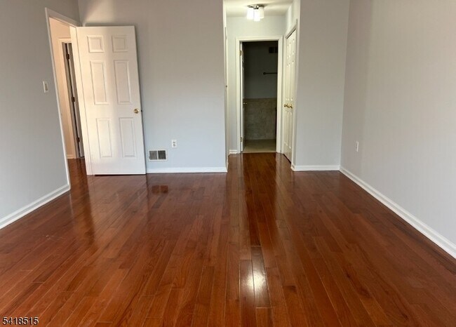 Building Photo - 64 Goldfinch Dr