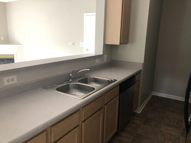 Building Photo - Links one bedroom Condo in Glen Allen