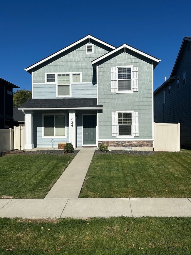 Building Photo - Beautiful 2 story home in North Meridian available soon! $500 move-in credit!