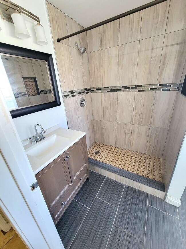 Building Photo - 224 Cabrillo Rd