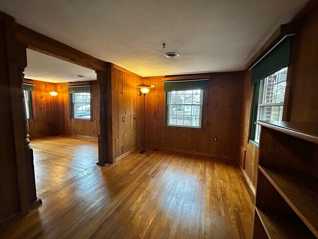 Building Photo - 6 Long Farm Terrace