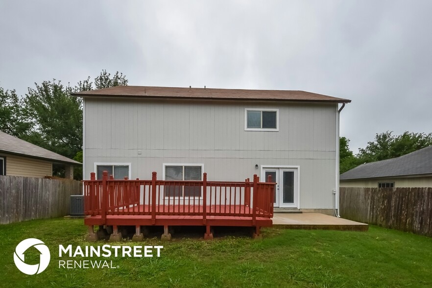 Building Photo - 6619 Meadow Fawn Dr