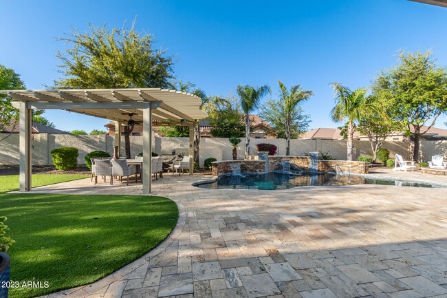 Building Photo - 19888 E Russet Rd