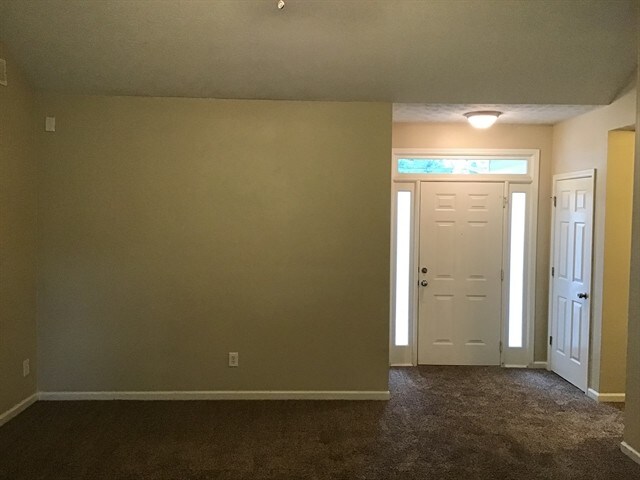 Building Photo - 2535 Lakeview Trl