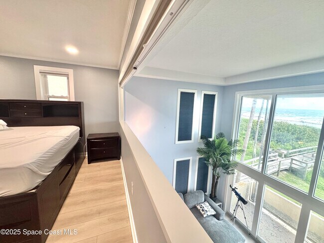 Building Photo - 5050 Ocean Beach Blvd