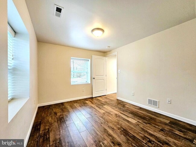 Building Photo - 143 Mitscher Rd