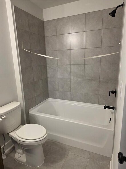 Building Photo - 378 Sunset Holw St