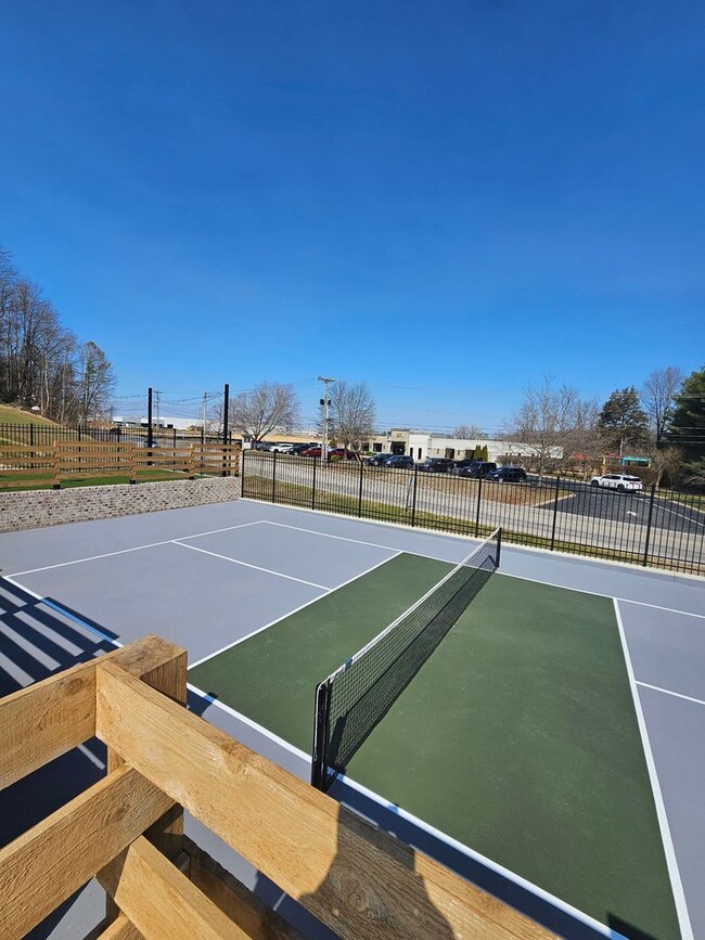 Building Photo - 2-Bedroom HOA Home with Flex Room and Resort-Style Amenities at Highbury