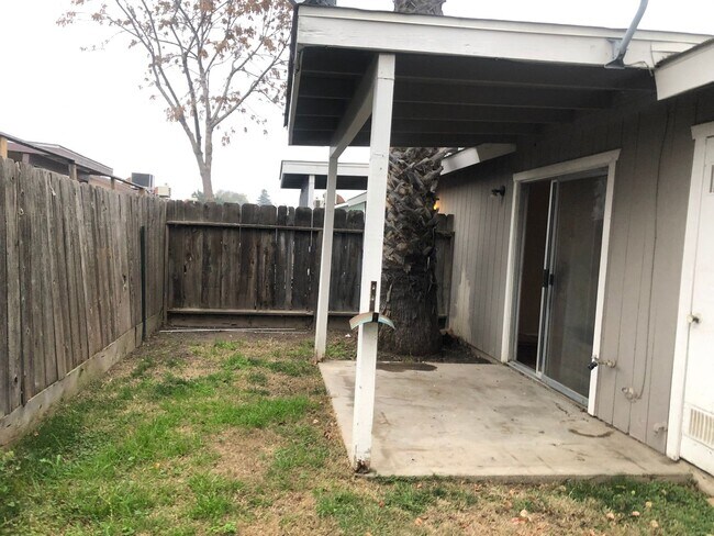 Building Photo - 2515 W Victor Ct