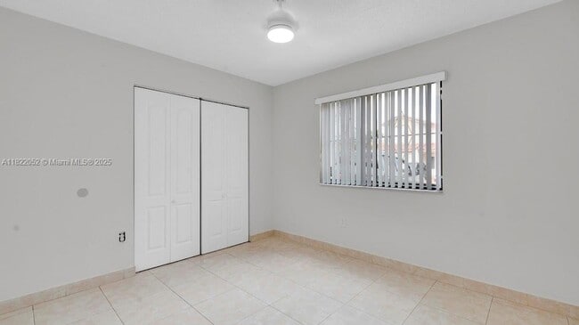 Building Photo - 2524 W 65th St