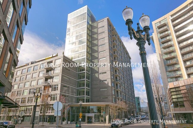 Building Photo - Luxury Pinnacle Condo With Parking and a V...