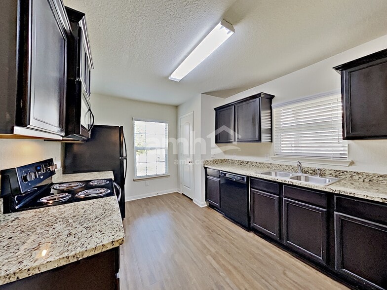 Building Photo - 7559 Bowdre