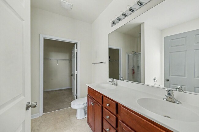 Building Photo - 247 Clayburne Dr