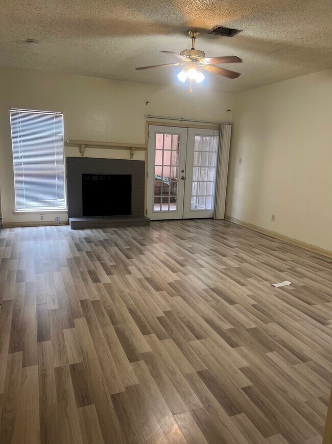 Building Photo - 12400 Brookglade Cir
